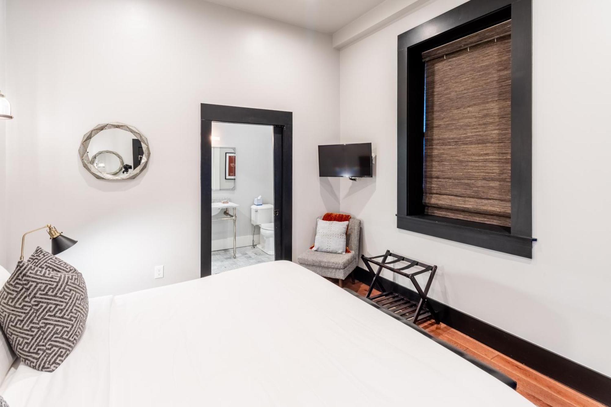 The Firehouse Villa Newport Bagian luar foto